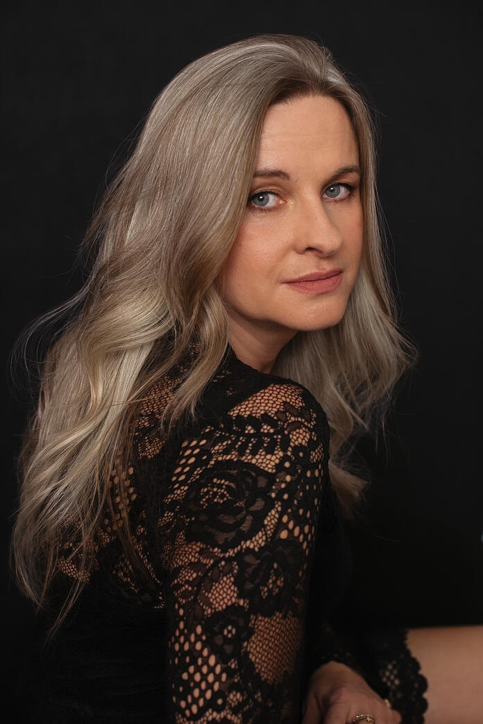 Photo of grey hair woman in black lace, Berlin studio photoshoot